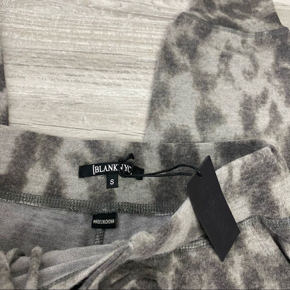 NWT Blank NYC Gray Leopard Drawstring Joggers - Picture 5 of 11
